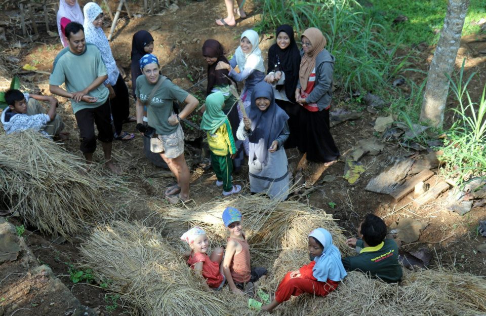 Permaculture day excursion on May 2013 at Bumi Langit Institute working together with Permablitz Jogja, in Imogiri- Paul Daley 16
